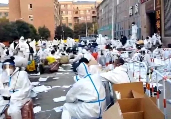 留在富士康的员工:不怕病毒,只怕管理不到位