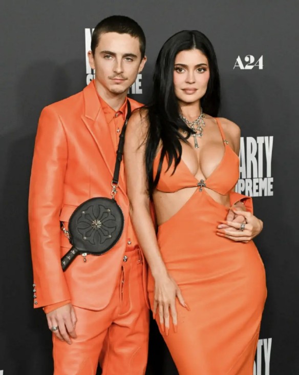 AI 的 “万亿拷问”：疯狂砸钱之后，回报从何而来？