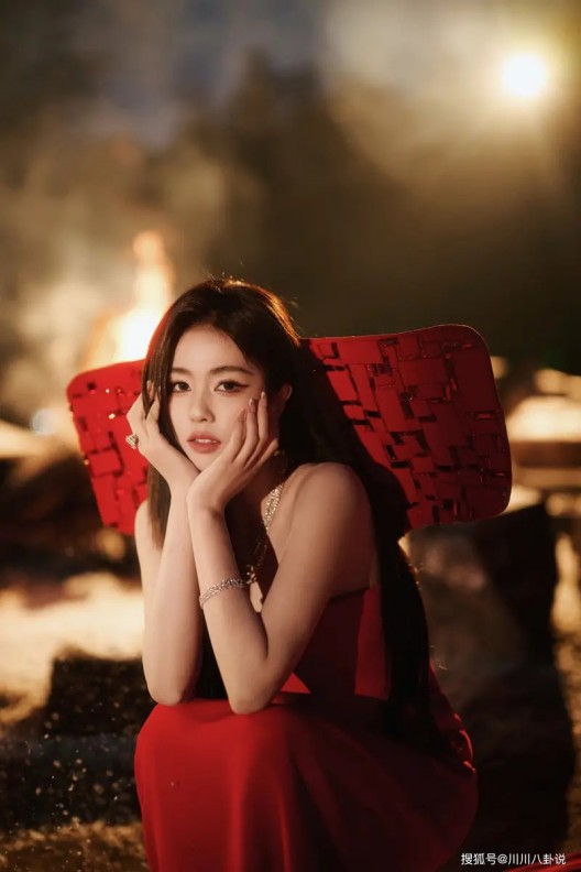 顶级女团成员30岁庆生视频，30分钟内观看量突破1000万次，登顶全球多地区热搜