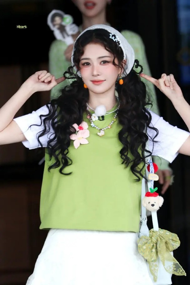 京圈大佬加代离世六周年！墓前四瓶茅台祭奠，遗孀六年为爱守身